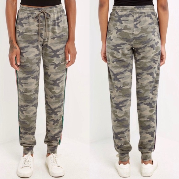 LAST1️⃣//OLIVE CAMO RAINBOW STRIPED JOGGERS - Picture 4 of 4